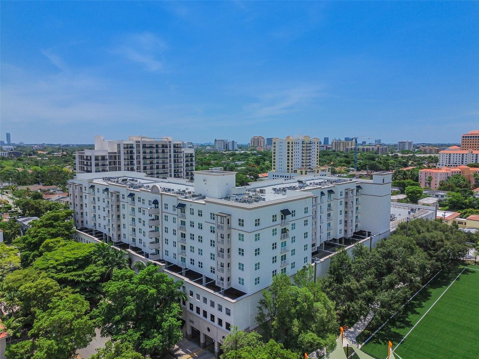 Douglas Grand Image